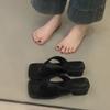 Korean Simple Pinch-on Flip-flops, Women's Summer Wear Flat-soled Cool Slippers with Skirts, Beach Shoes
