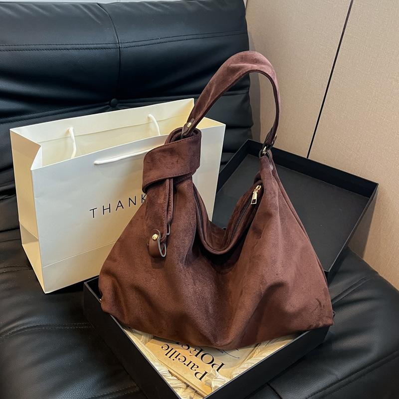 Autumn and winter retro niche underarm bag women's 2025 new trendy Korean suede tote bag large capacity shoulder bag