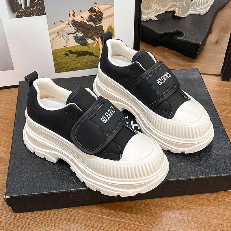 

Весенние новые маленькие белые туфли женские туфли для серфинга в корейской версии повседневные универсальные туфли на толстой подошве с низким верхом для студентов 35 чёрный