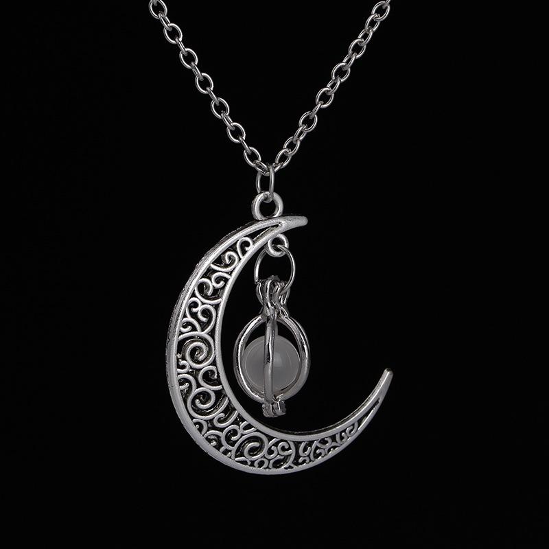 4-Color Glow-in-the-Dark Moon & Pumpkin Pendant Necklace - Christmas & Halloween Gift