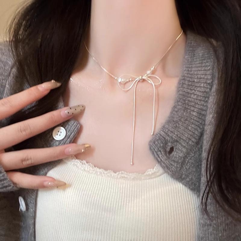 Korean retro titanium steel necklace women's versatile high-end pearl pendant ins wind niche collarbone chain jewelry wholesale