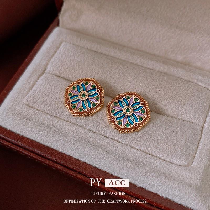 Medieval Vintage Silver Needle Retro High-end Earrings Light Luxury Versatile Earrings Court Style Niche Earrings