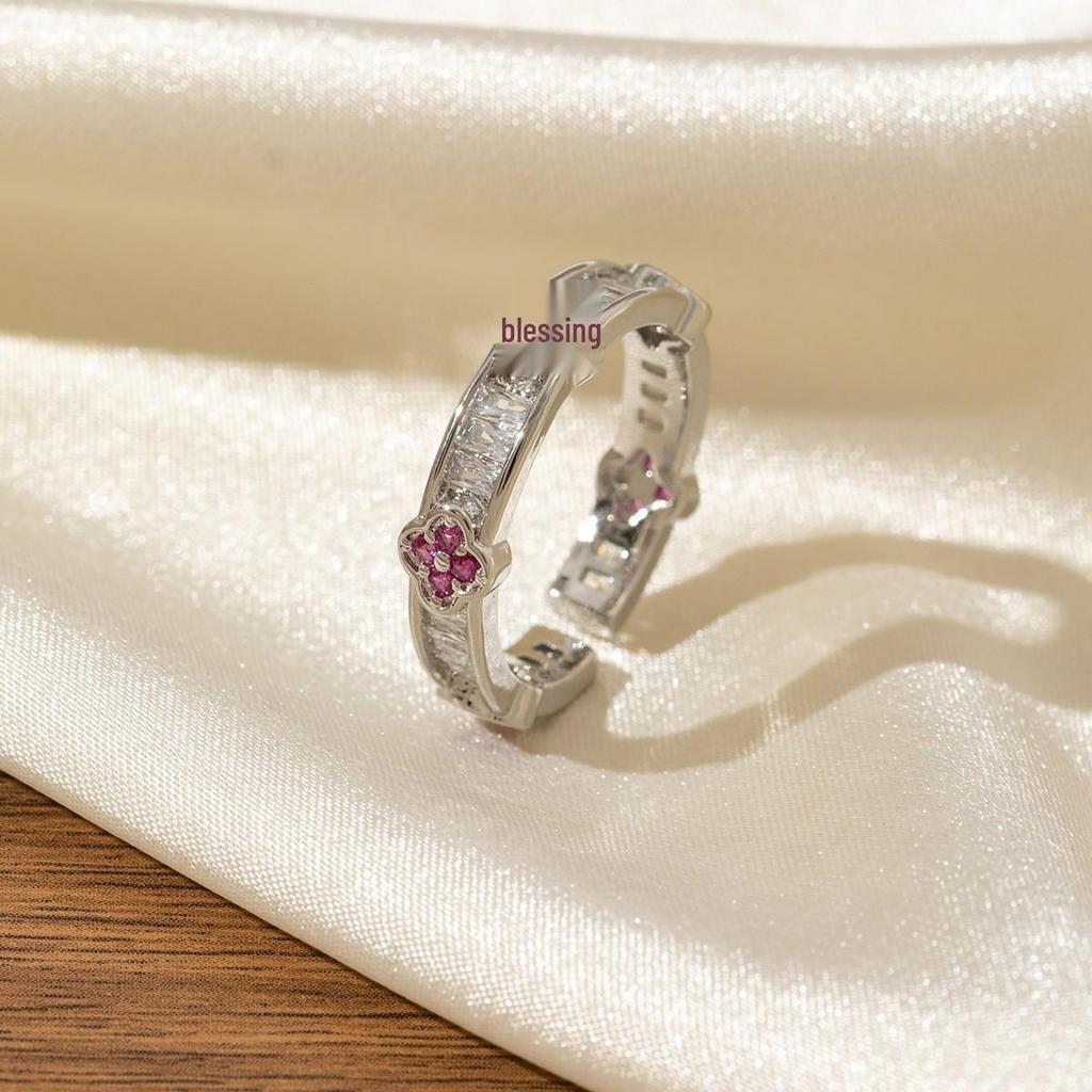 Hollow Rhombus Two-Tone Diamond-Studded Four-Leaf Clover Zirconia Ring for Women