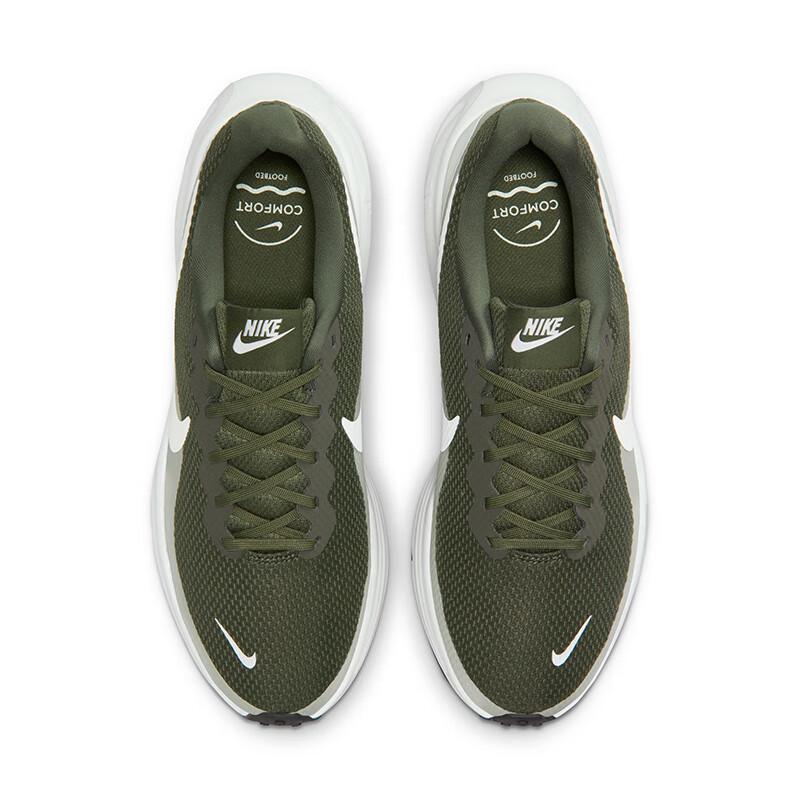 NIKE Men's Revolution 8 Running Shoes