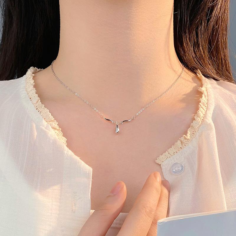 Minimalist Water Drop Necklace for Female Minority Design: Geometric Line Collar Chain Necklace Ornament