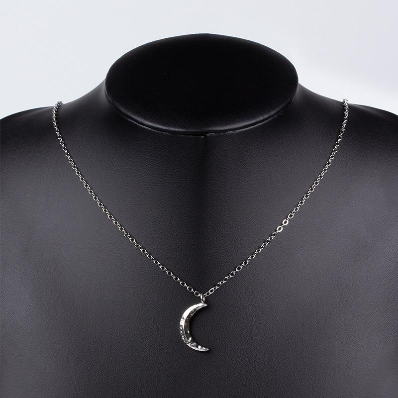 Diamond pendant necklace European and American alloy simple versatile jewelry women's five-pointed star moon collarbone chain