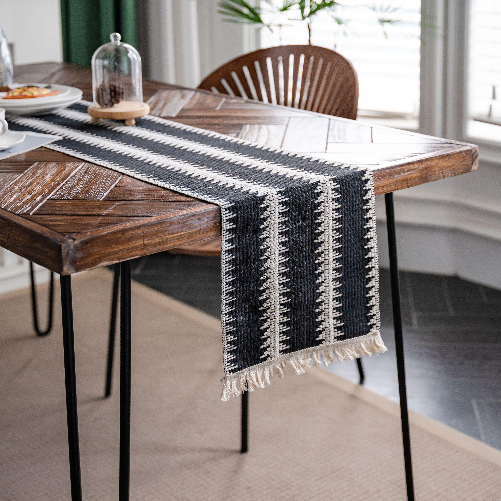 

Imanqi Yun Cotton Linen Striped Two-Color Table Runner with Woven Tassels 30x50 cm (with Tassels)