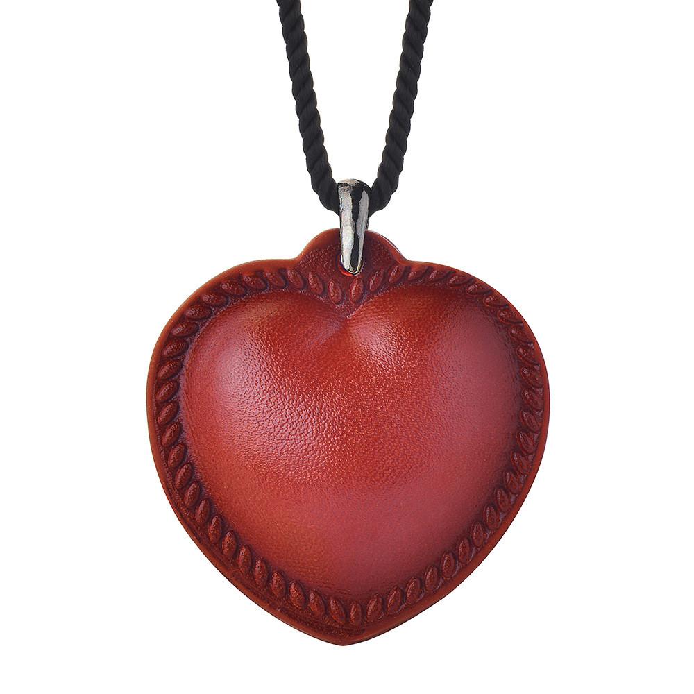 Fashionable Heart Shaped Choker Necklace In Leather For Unisex Wear Casual