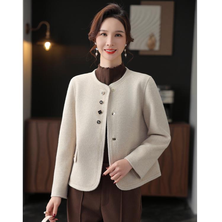 Mom's Autumn Clothes, Fashionable Little Fragrance Style Jacket, Middle-aged and Elderly Women's New Style, Rich Wife's Double-sided Top