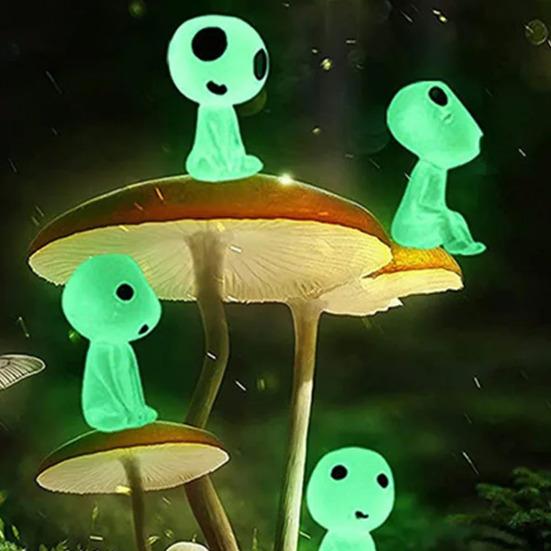 10 Pcs Mini Resin Alien Figures Fairy Garden Tiny Alien Accessories Little Glow In Dark Alien Decor for Micro Landscape Outdoor Patio Lawn Yard