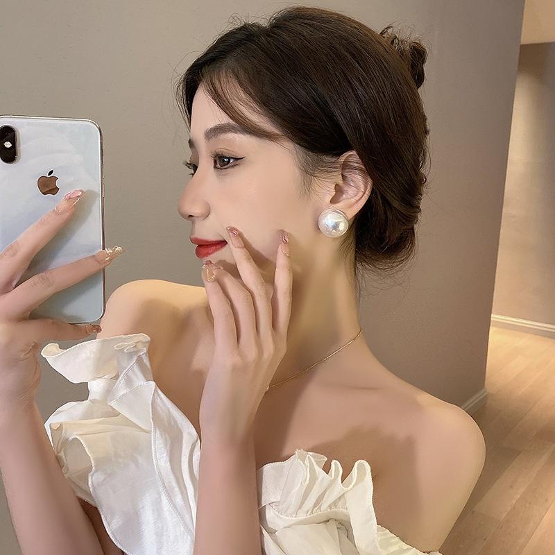 Statement Pearl Ear Studs For Women Fashionable And Trendy Accessories For A Chic Look