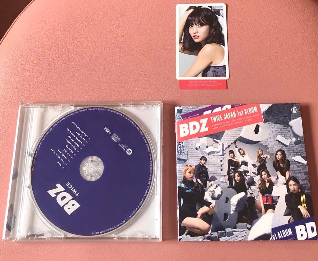 [USED] TWICE BDZ Album CD Momo Trading Card with Photo Card Rare