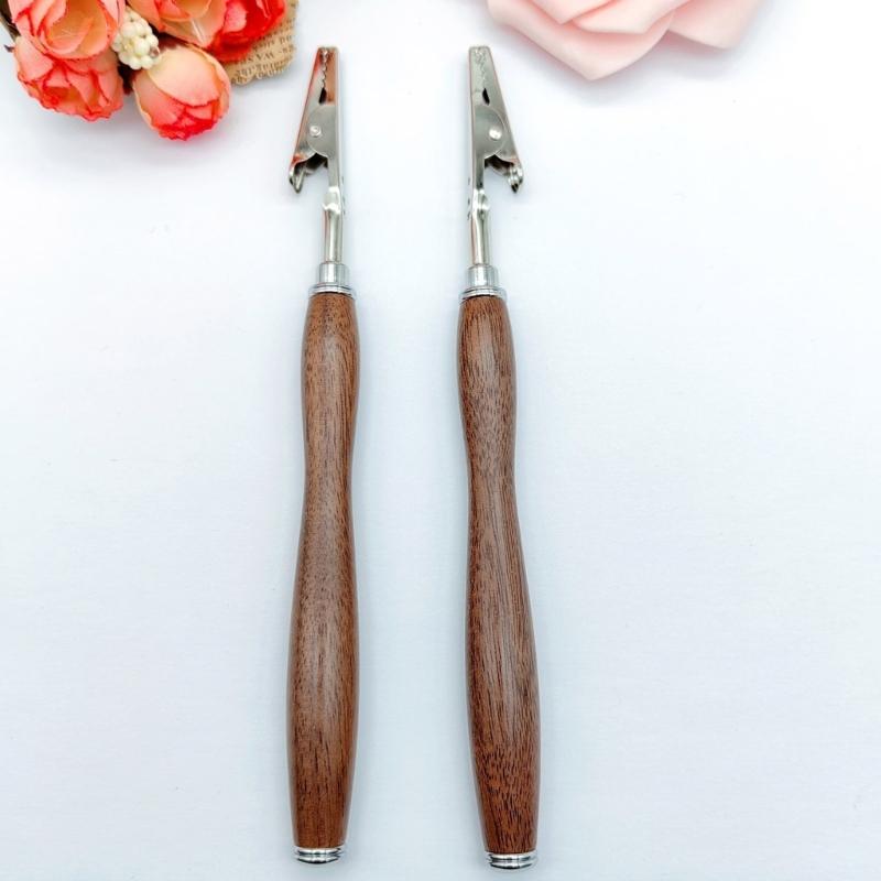 Convenient Bracelet Jewelry Fastening Aid Wooden Pen Style Tool For Simple Bracelet And Watch Clasp Management
