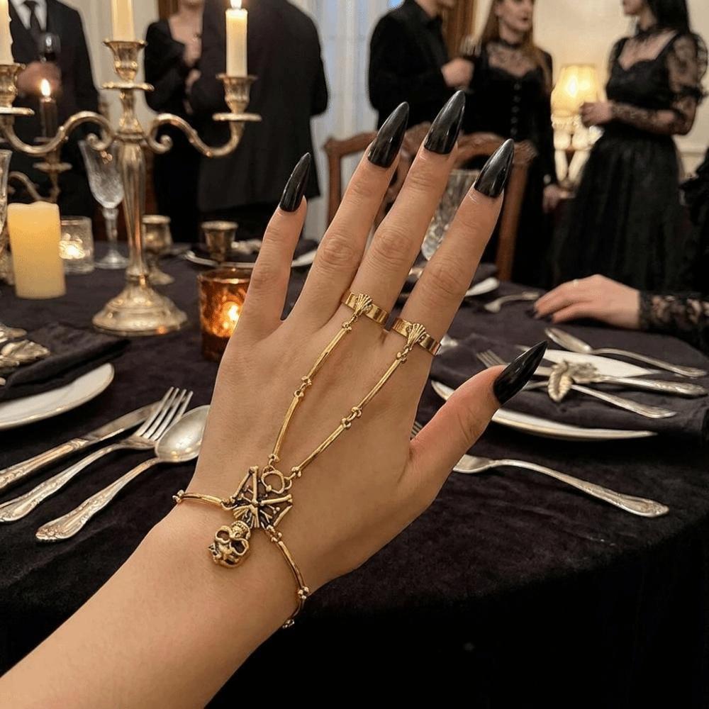Zinc Zinc Alloy Material Skull Skeleton Hand Chain Retro Style Goth Punk Jewelry Halloween Accessories
