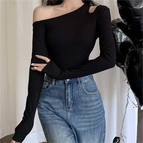 

Модные женские футболки с косым воротником и открытыми плечами, с длинными рукавами, весна 2024, новые однотонные облегающие укороченные топы, сексуальные ажурные футболки M чёрный