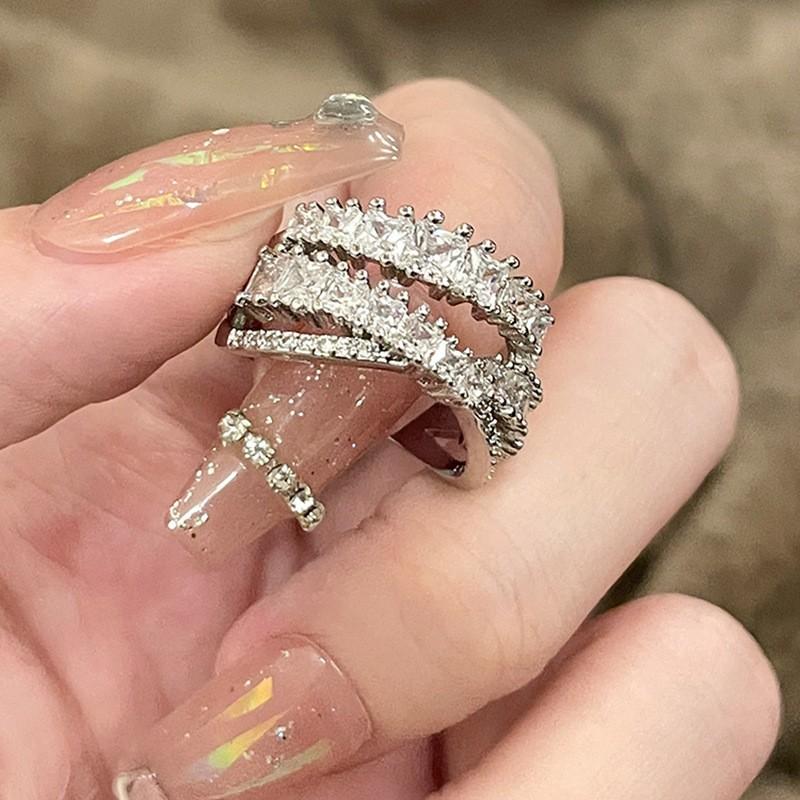 Electroplated Korean artificial opal zir*****pen ring, a sexy index finger ring jewelry.