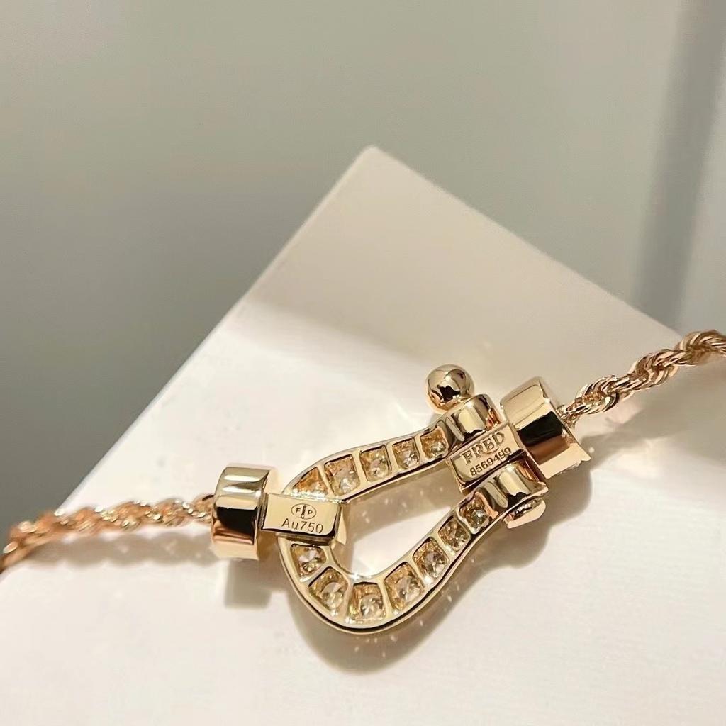 Horseshoe Buckle Necklace Full-diamond Pendant Hemp Rope Chain