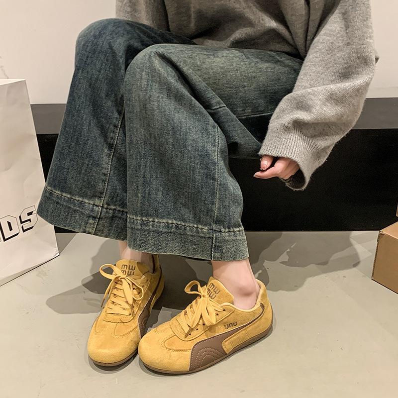 Sports Heightening Platform Explosion Women's Forrest Gump Shoes 2025 Internet Celebrity Moral Training Shoes Flat Spring Break White Shoes New