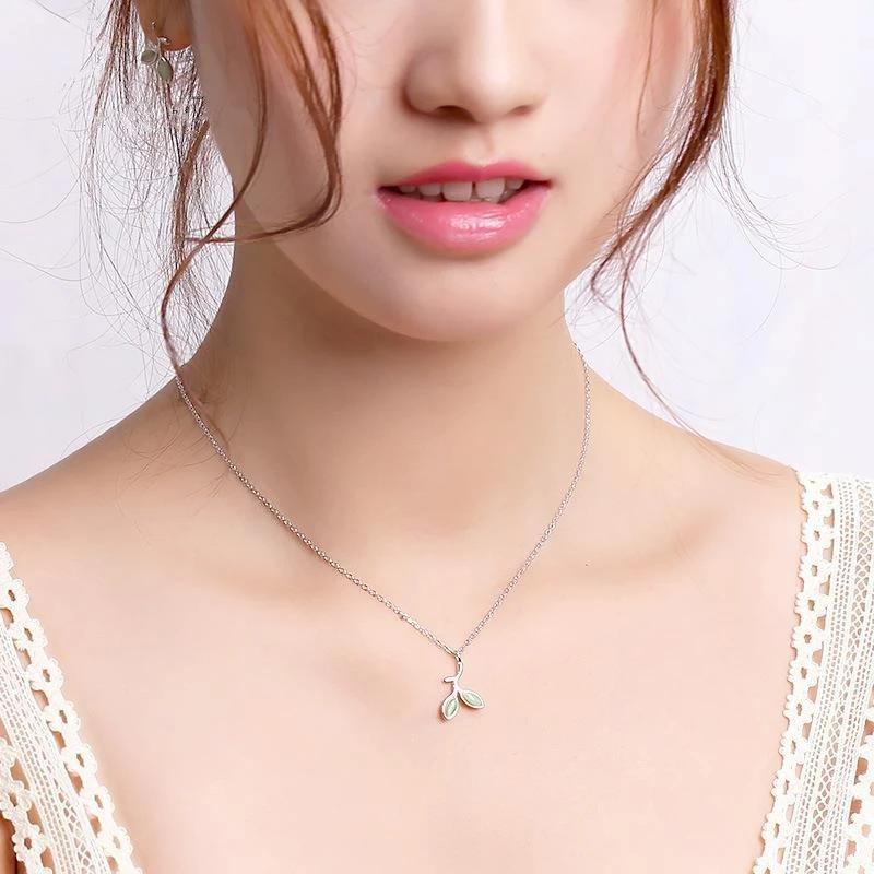 Exquisite Green Leaf Stone Pendant Necklace for Women Charm Spring Sprout Rings Bracelet Earring Bride Jewelry Set Gift