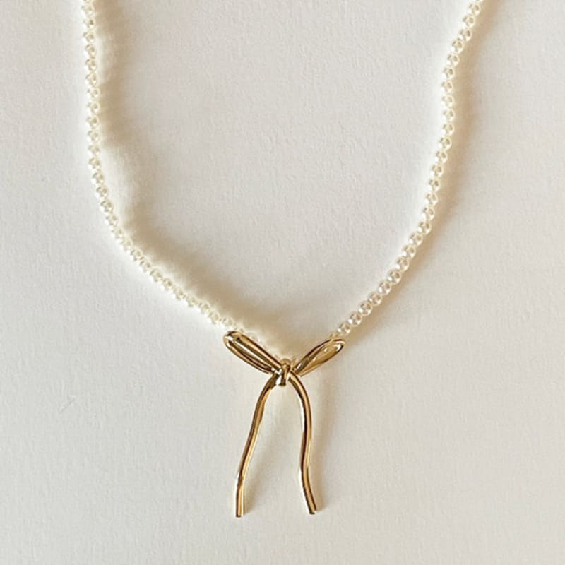 ELYONA Bow Pearl Necklace