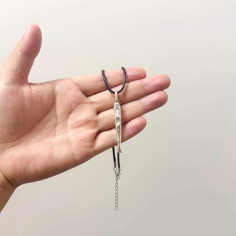 Einzigartiges künstlerisches Silberfisch-Halsketten mit gehämmertem Muster und schwarzer Schnur für Damen Herren Modeschmuck Geschenk