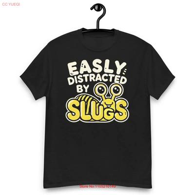 Easily Distracted by Slugs Funny Animal Lover T Shirt Vintage Washed Homme Comfortable Versatile Slightly Casual Stylish