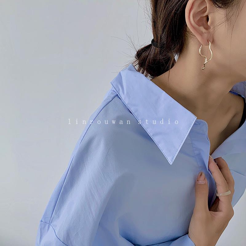 

Female Geometric Alien Personality Versatile Earrings срібний