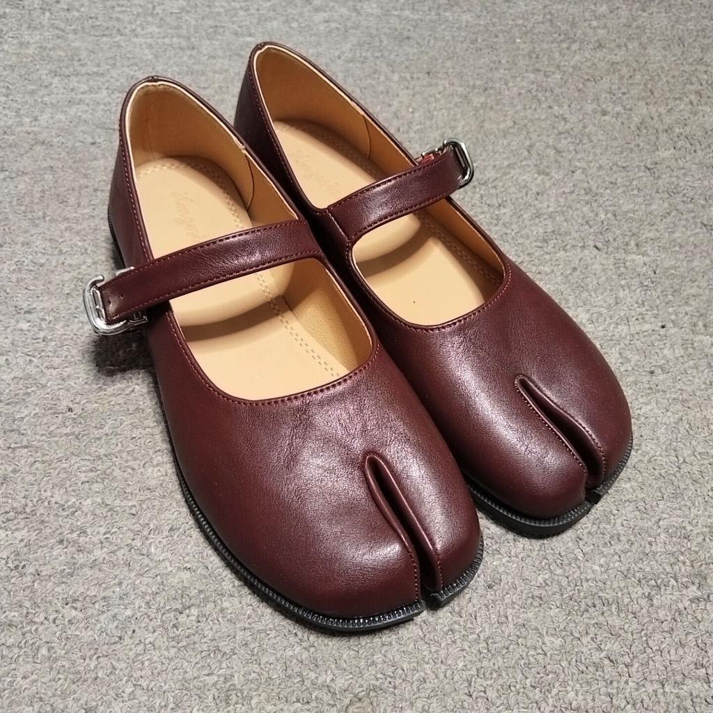 Niche Split-toe Shoes Women's Tabi New Retro One-button Pig's Trotters Mary Jane Shoes Flat-bottomed Light-mouth Single Shoes