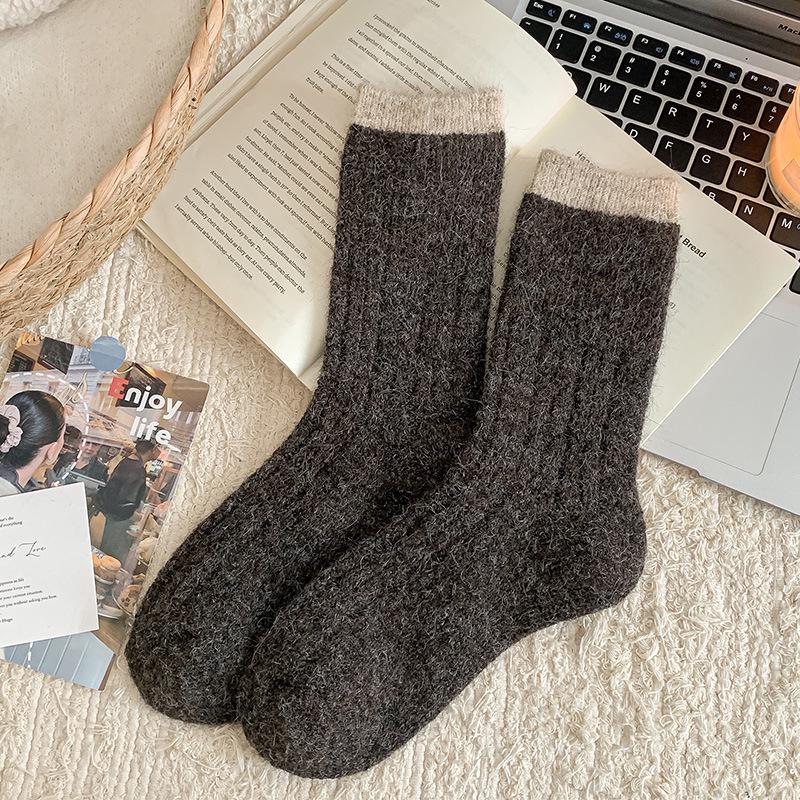 Korean Style Ribbed Color Block Mid-Calf Socks - Autumn/Winter Warmth, Retro Forest Academy Look