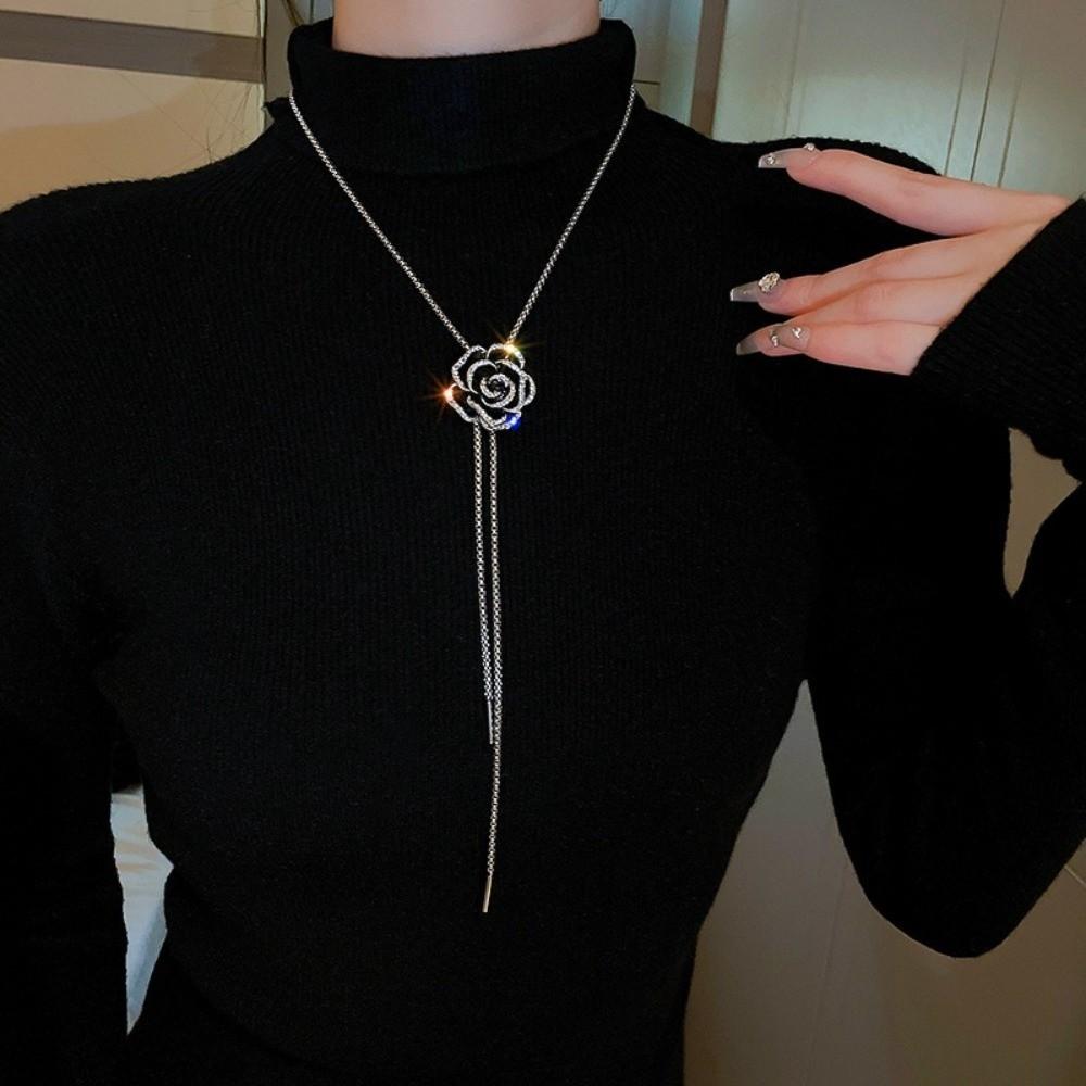 Zinc Zinc Alloy Camellia Necklace Black Clavicle Chain Creative Women Long Necklace  Suit