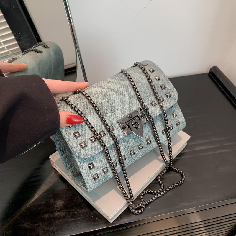 Mode Nietenverschluss Kette Achseltasche 2025 Frühling Neu Vielseitige ins Umhängetasche Kleine quadratische Tasche Damen