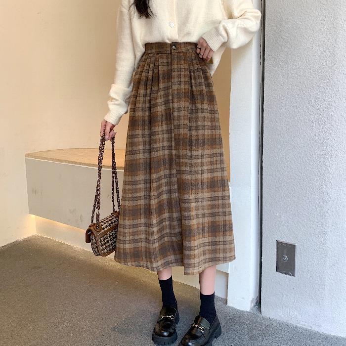 Coffee Plaid A-Line Midi Skirt: Pleated High-Waist Umbrella Design for Women - Perfect for Autumn and Winter.