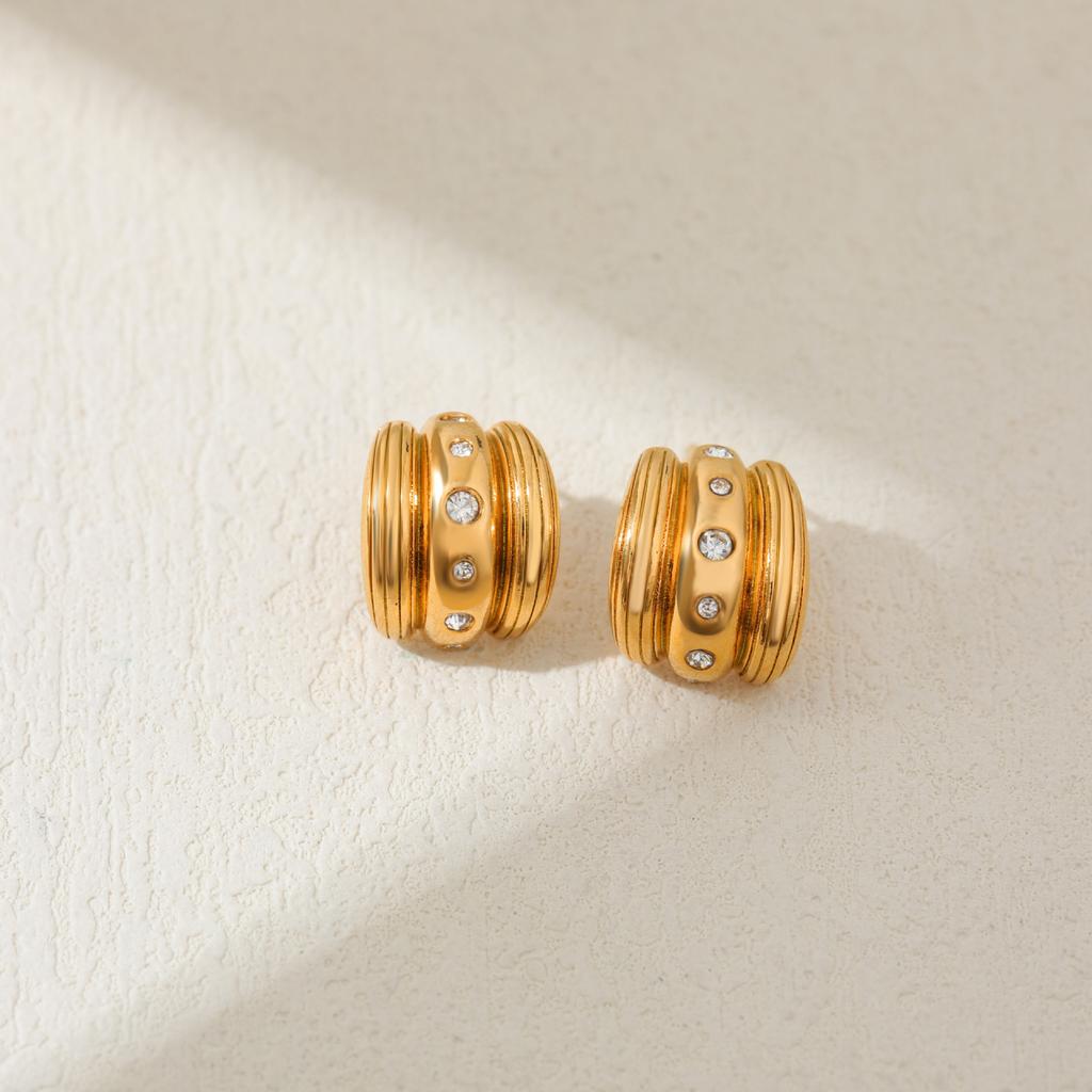 18K Gold Glossy Curved Claw Stud Earrings Inlaid with Zircon Exaggerated C-shaped Large Earrings Ear Jewelry