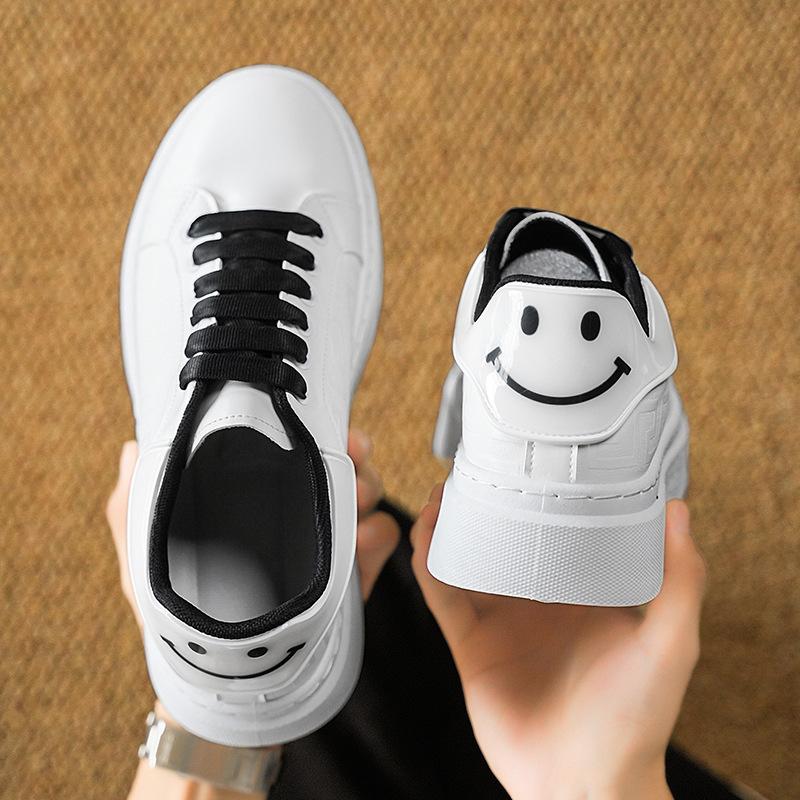 Wiosenne nowe buty na deskę oddychające białe buty casualowe wersja koreańska trend sznurowane buty na deskę buty na platformie buty sportowe męskie