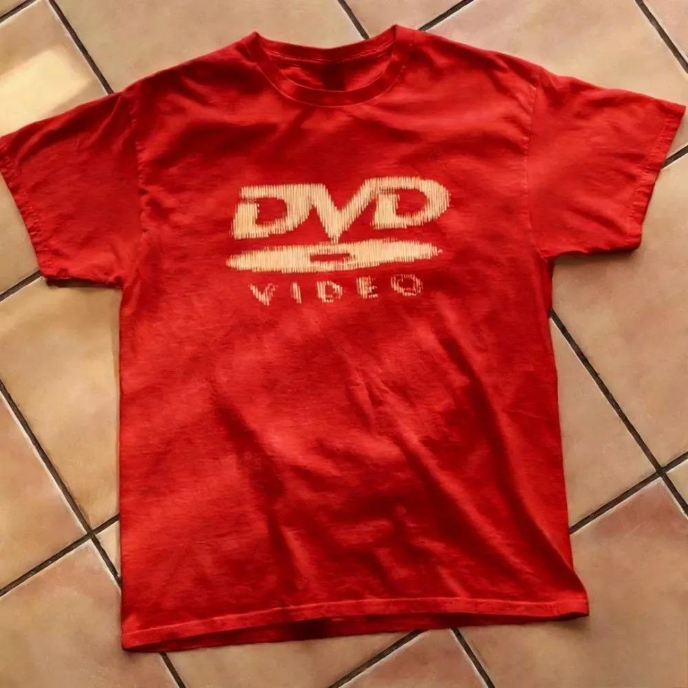 

2026 Кумедна Ретро Графіка Логотип DVD VIDEO Принт Футболка Чоловіки Жінки Вільний Повсякденний Вуличний Стиль Верх Літній Нові Футболки XXXL коричневий