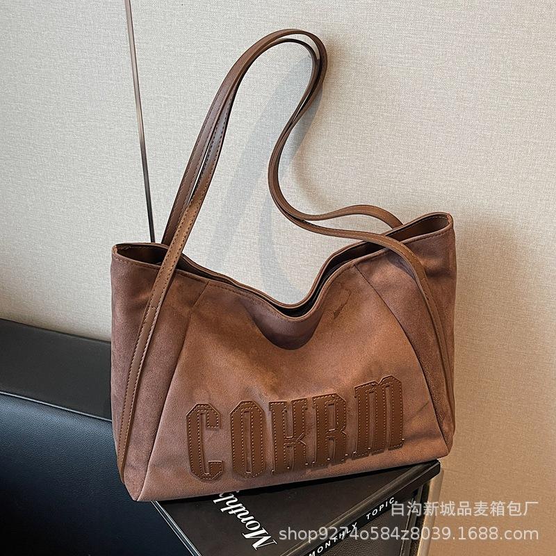 

Leisure commuter tote bag women s large capacity 2025 autumn and winter new versatile shoulder shopping bag college student class bag