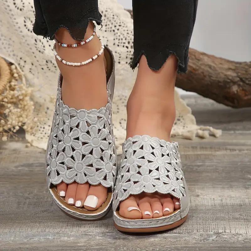 Plus Size Women's Floral Hollow Thick-Soled Lightweight Beach Sandals with Slope Heel