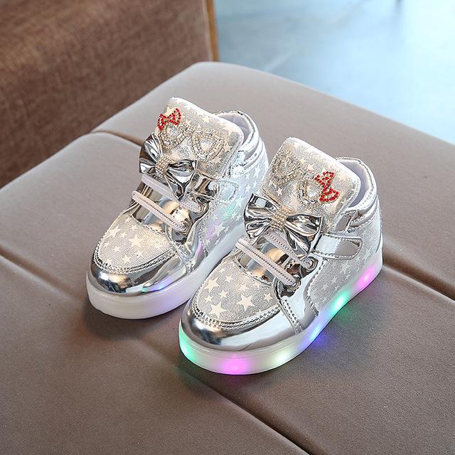 Kinder LED Turnschuhe Mädchen Blinklicht Leuchtende Board Schuhe Frühling und Herbst Kinder Leuchtende Schuhe Kinder Leuchtende Light Sneakers