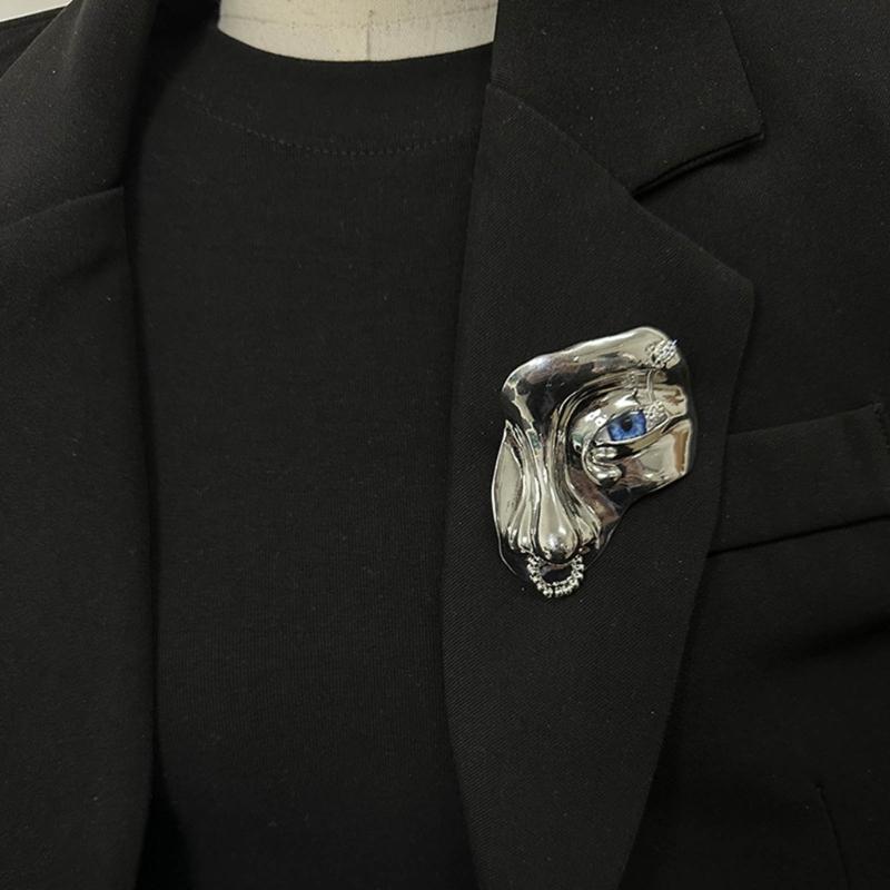 Exaggerated Vintage Half Face Brooch Alloy Pin Fashion Coat Brooch Lapel Pin Orcs Mask Brooch Clothing Pin Jewelry