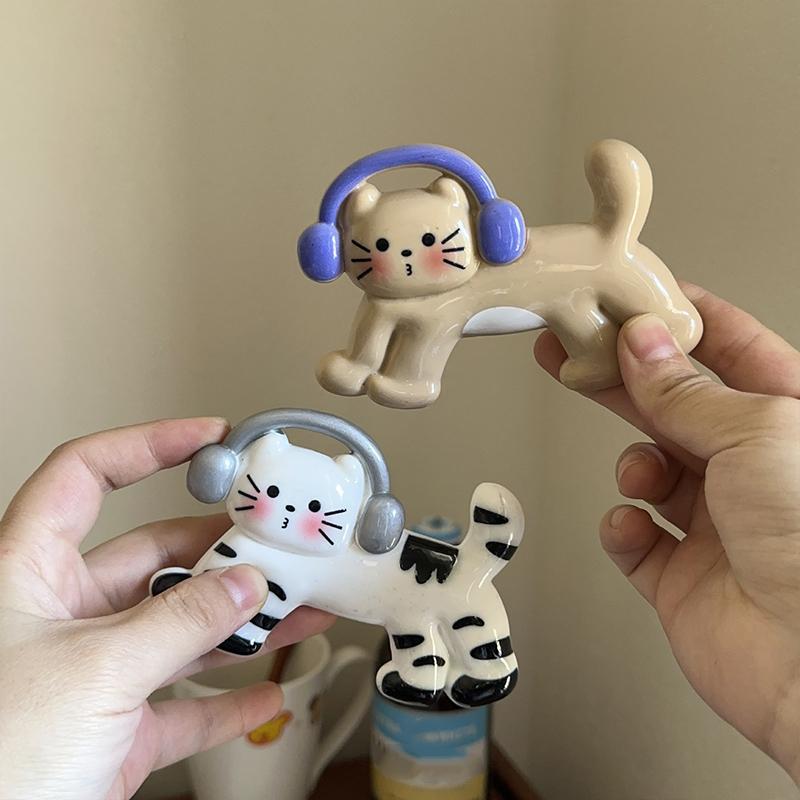 1PC Multiple Styles Decorative Fridge Stickers Funny Cartoon Cat and Dog Stereoscopic Accessories