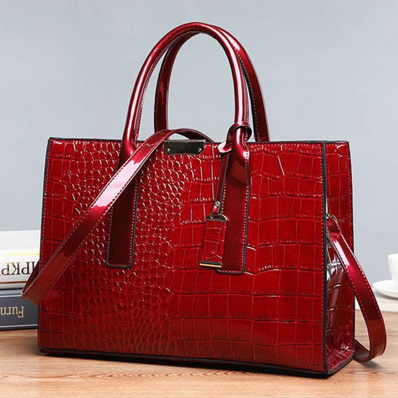 New women's bag trendy crocodile pattern portable shoulder messenger bag global
