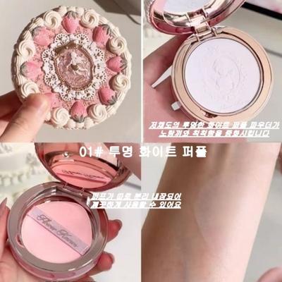 Flower Knows Seria Strawberry Cupid Puder w Puderze Matujący Kontrola Oleju Korektor Długotrwały Nieskazitelny Koloryt Skóry 2 Rodzaje Gąbeczki w Zestawie, 1 szt., 01#