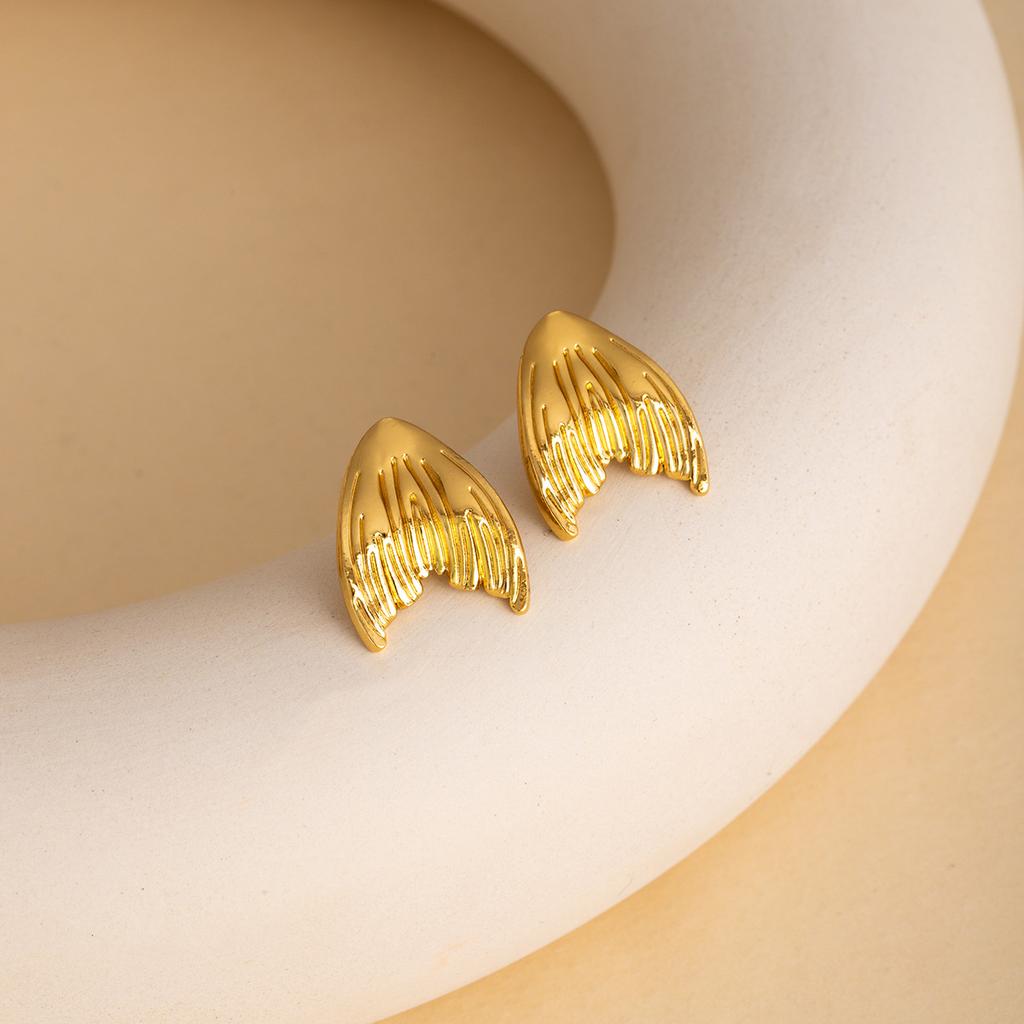 Retro Gold Style Flower Stud Earrings Light Luxury High Sense Natural Style Niche Earrings Women