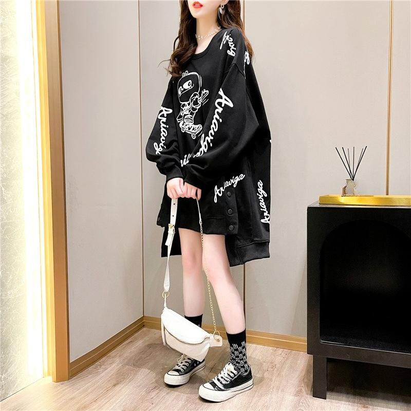 Extra-großes Frühling/Herbst Kurzarm Mittellanges Oberteil mit geknöpftem Patchwork Graffiti-Print, Kapuzenpullover im Damenstil