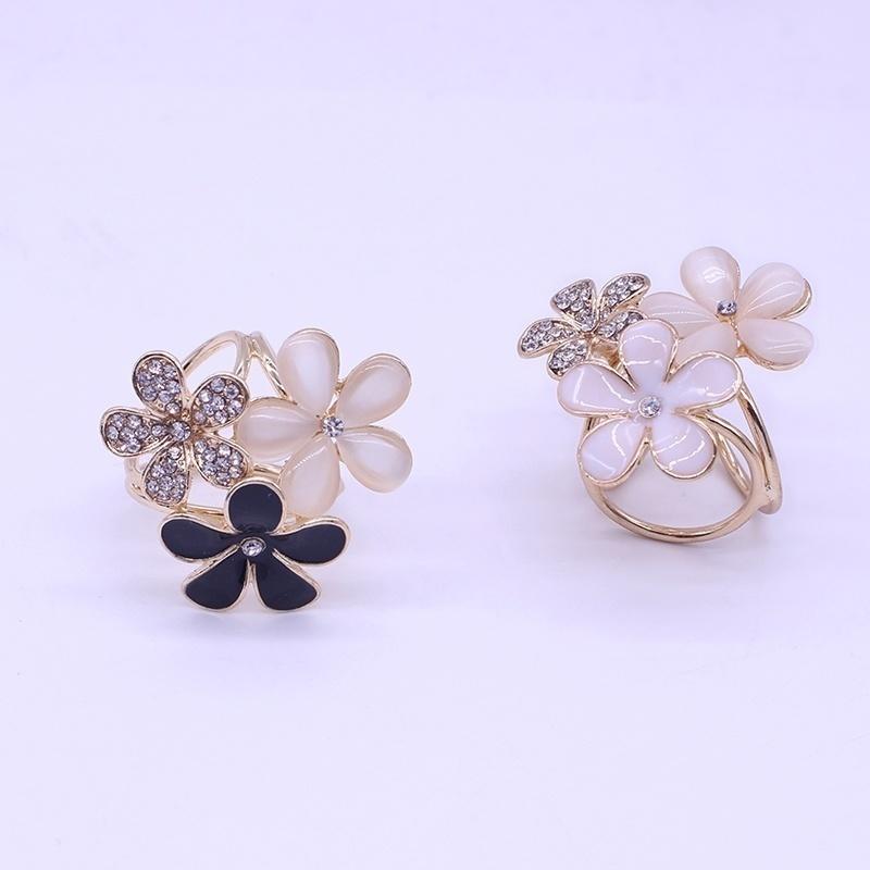 Fashion Flowers Brooch Scarf Buckle Bouquet  Crystal Rhinestone Scarf Clips for Women Jewelry