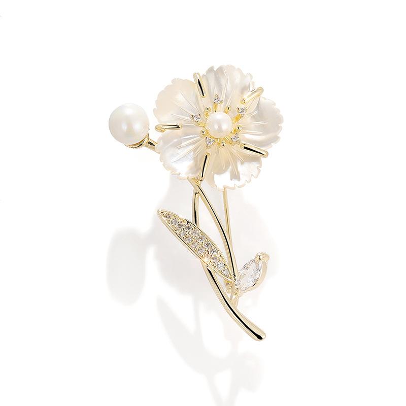 Stylish Natural Seawater Mother Shell Camellia Brooch, Pearl Flower Brooch Suit Pin Accessories