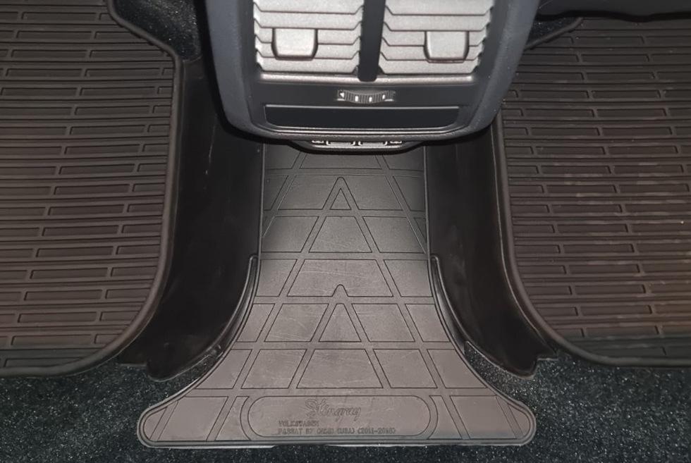 

Задня перемичка килимок (Stingray Premium) для Volkswagen Passat B8 2015-2023 рр.