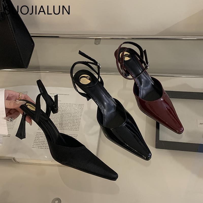 Moda SUOJIALUN Wiosna Nowa Marka Damskie Sandały Moda Czerwone Eleganckie Damskie Buty Slingback Szpiczasty Nosek Cienki Wysoki Obcas Outdoor Sukienka Szpilki