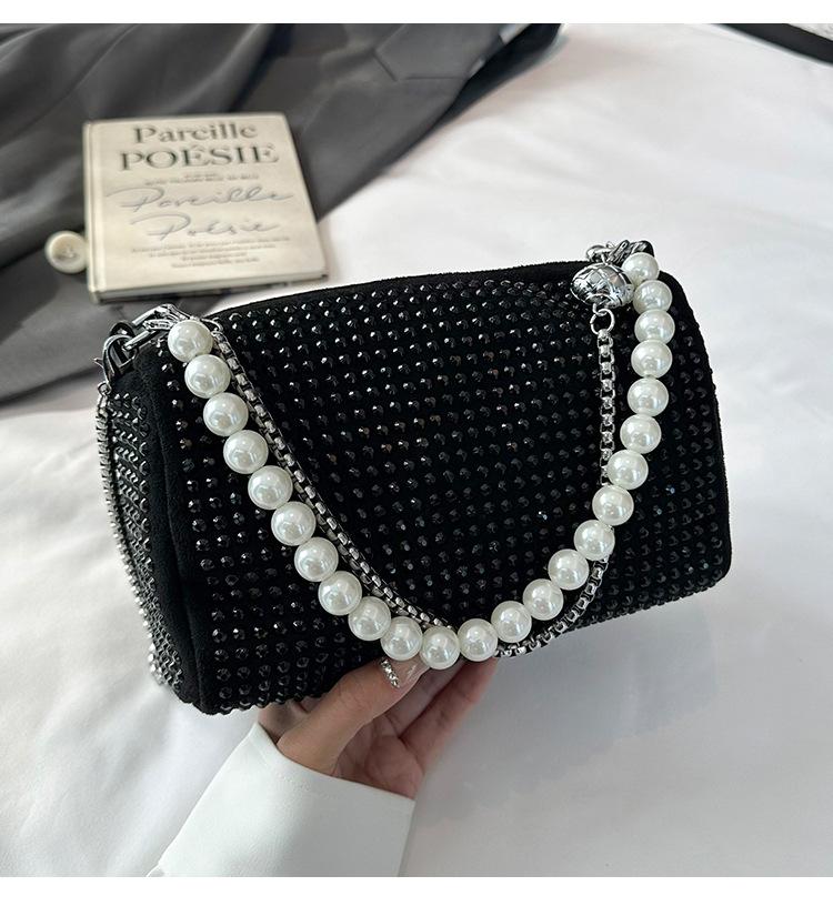 

2025 новый тренд модная сумочка зарубежный стиль стразы подмышечная маленькая квадратная сумка жемчужная цепочка плечевая сумка кроссбоди женская чёрный