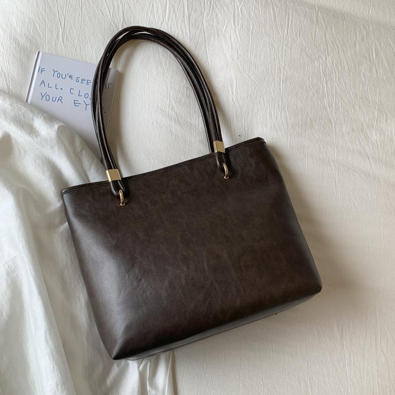 

Large capacity retro simple tote bag women go out commuting foreign style shoulder bag PU texture solid color casual handbag